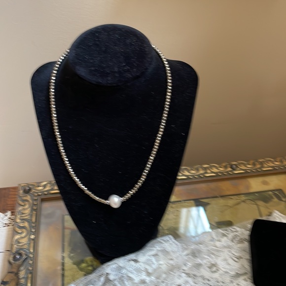 Lucas Lameth Necklace - Picture 3 of 9